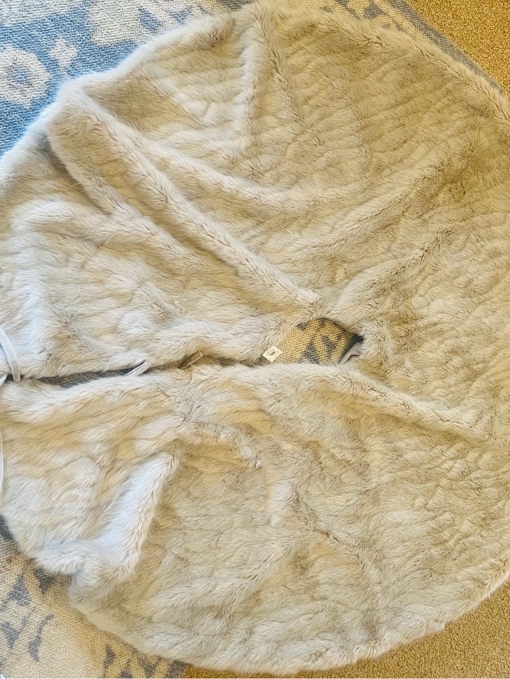 Pottery Barn Faux Fur Tree Skirt in Light Beige/Cream